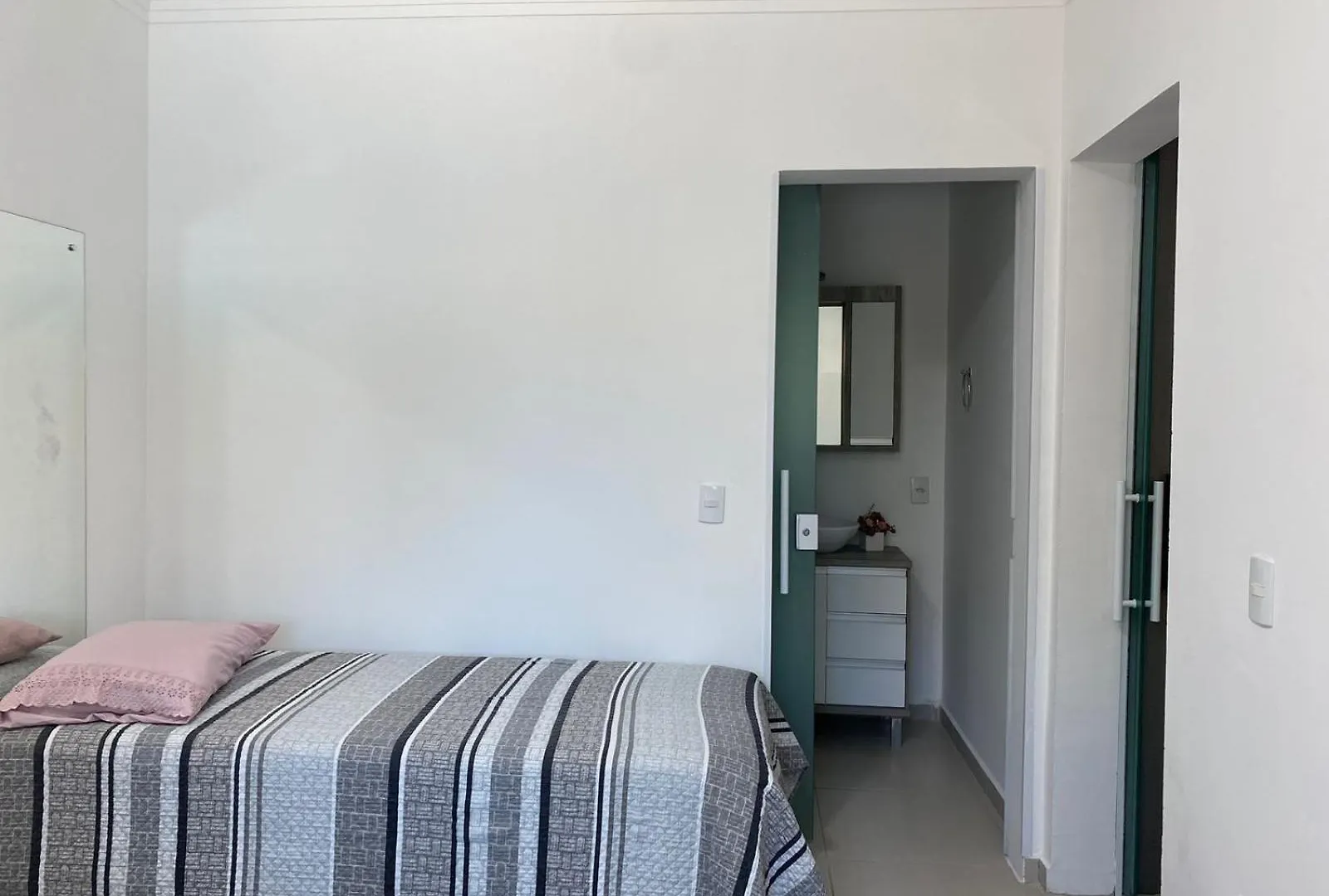 Residencial Com Piscina Possui Jacuzzi Aquecida Com Hidromassagem Vila Bombinhas Casa de Férias