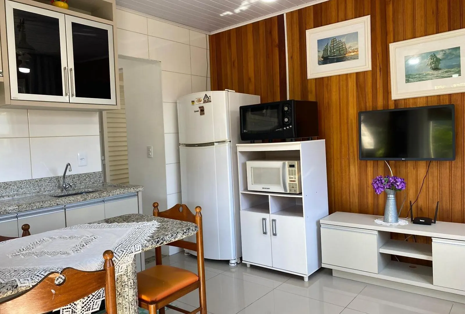 Residencial Com Piscina Possui Jacuzzi Aquecida Com Hidromassagem Vila Bombinhas 0*,
