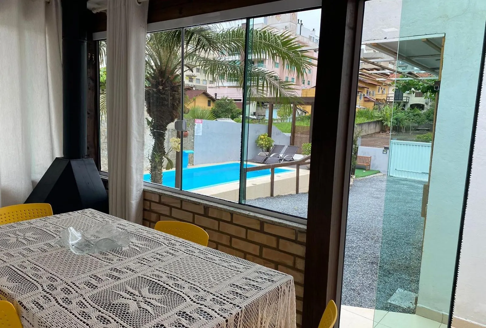 Residencial Com Piscina Possui Jacuzzi Aquecida Com Hidromassagem Vila Bombinhas