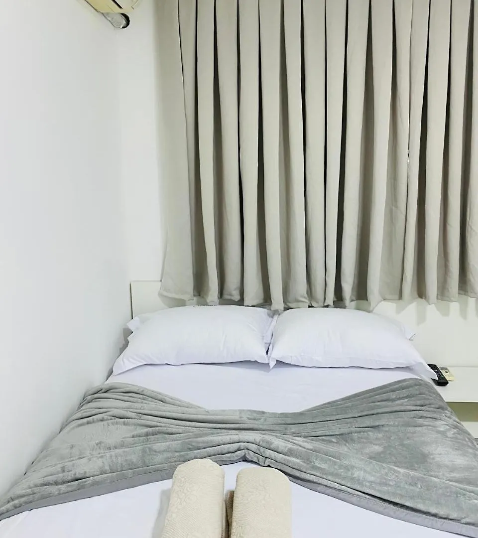 Residencial Com Piscina Possui Jacuzzi Aquecida Com Hidromassagem Vila Bombinhas Brasil
