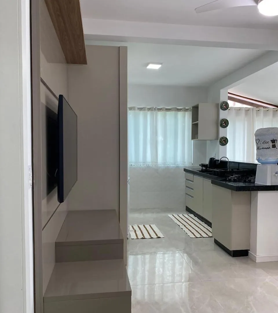 Residencial Com Piscina Possui Jacuzzi Aquecida Com Hidromassagem Vila Bombinhas